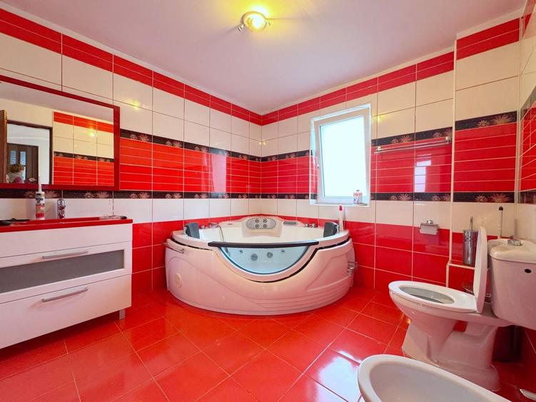 Casă individuală cu 5 camere cu Canalizare în Complex Studențesc