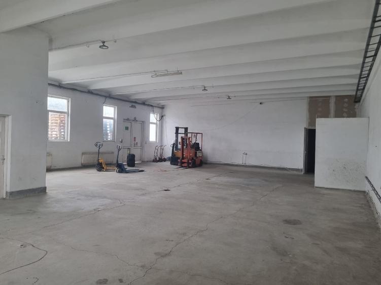 Spațiu industrial, de 400 mp, în Central