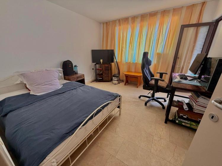 Casă individuală cu 11 camere cu Teren 337 Mp în Faleza Nord