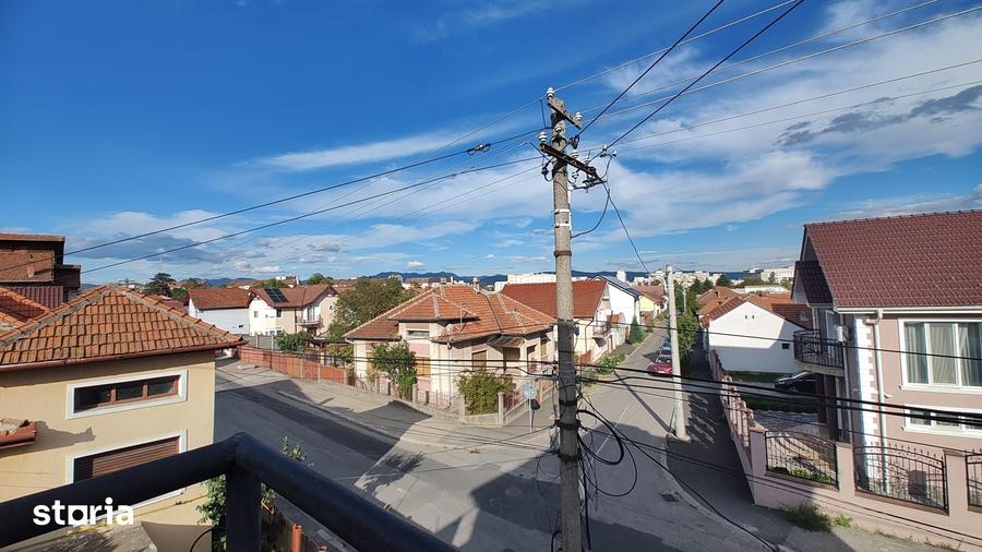 Casă cu 3 camere cu Teren 497 Mp în Central