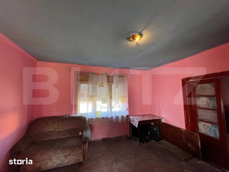 Casă cu 2 camere cu Teren 1500 Mp în Botizului