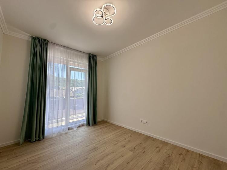 Apartament cu 3 camere semidecomandat în Central