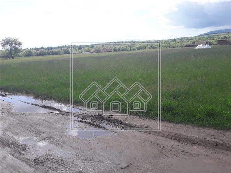 Teren agricol extravilan de 1780 mp, în Arhitecților - Calea Cisnădiei