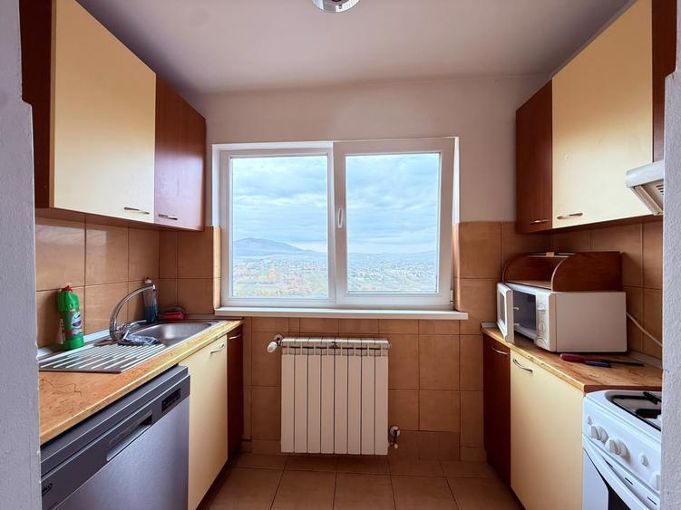 Apartament cu 2 camere semidecomandat, mobilat în Central