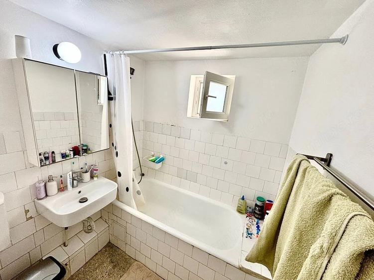 Apartament cu 3 camere decomandat în Titan