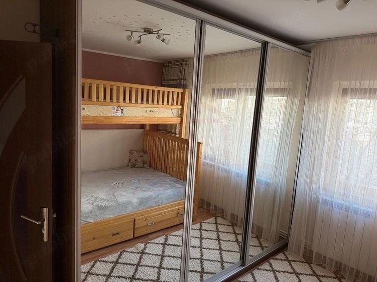 Apartament cu 2 camere decomandat, mobilat în