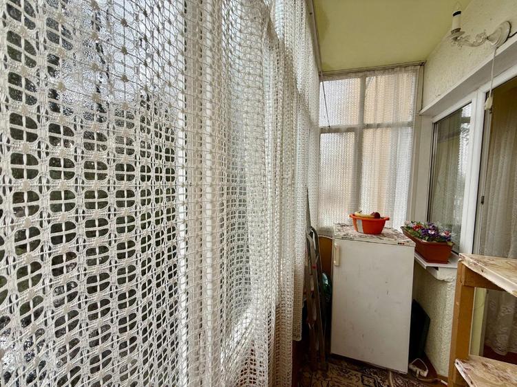 Apartament cu 2 camere semidecomandat în Zamfirescu