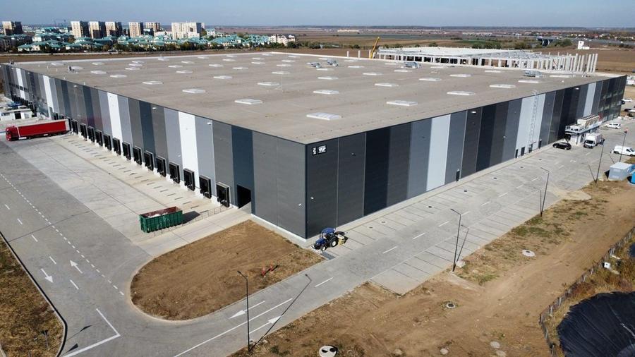 Spațiu industrial, de 2,300 mp, în Ștefăneștii de Jos