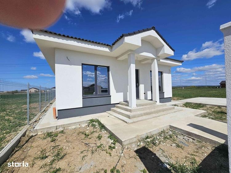 Casă cu 4 camere în Cheriu
