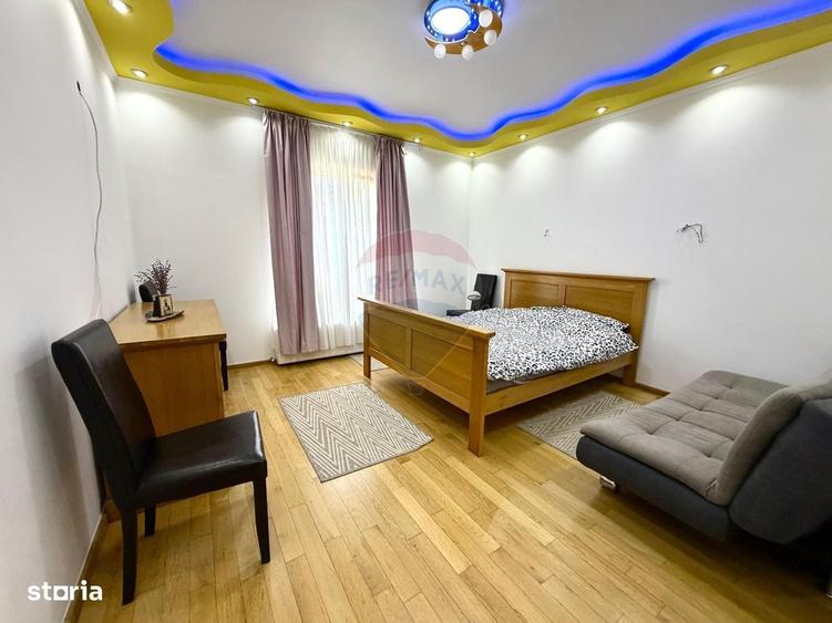 Casă cu 4 camere cu Teren 557 Mp în Central