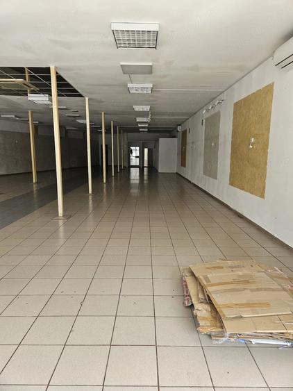 Spațiu comercial, de 320 mp, în Central