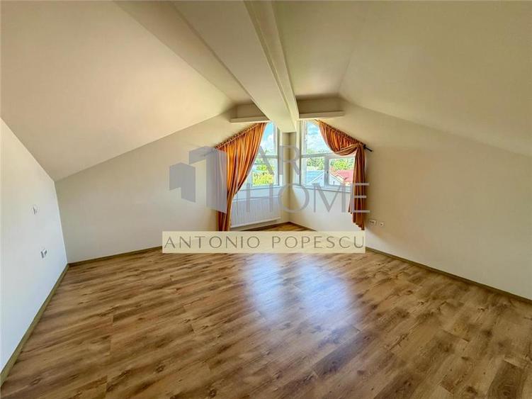 Casă individuală cu 8 camere cu Canalizare în Bucov
