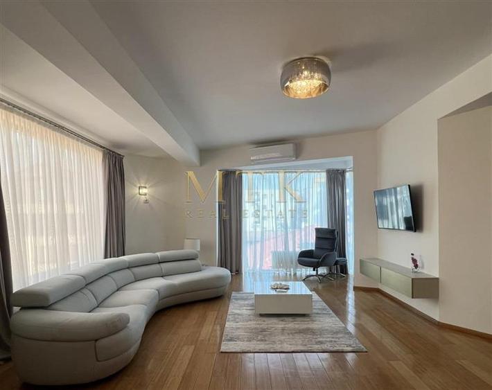 Apartament cu 3 camere decomandat, mobilat în Herăstrău