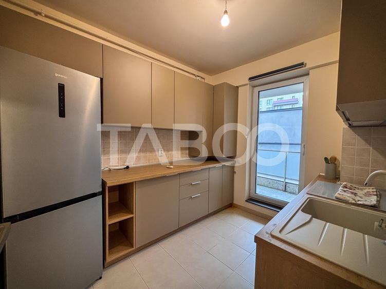 Apartament cu 2 camere semidecomandat, mobilat în Între Lacuri
