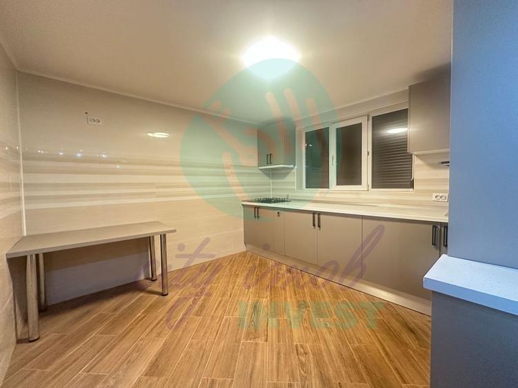 Casă individuală cu 11 camere cu Canalizare în Dristor