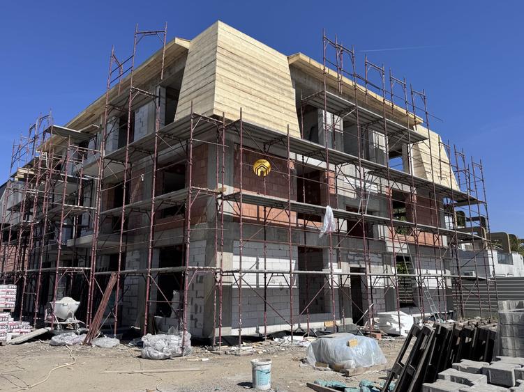 Apartament cu 3 camere în Otopeni