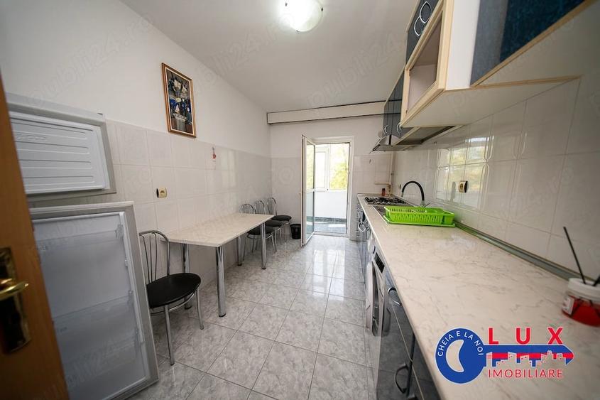 Apartament cu 3 camere decomandat în Babadag