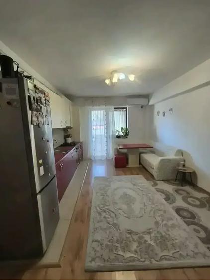 Apartament cu 3 camere decomandat în Florești