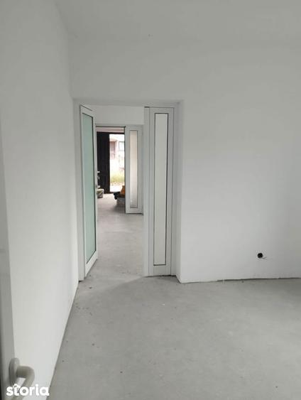 SE VINDE CASA IN CALUGARENI 5 camere, teren 600mp - 8