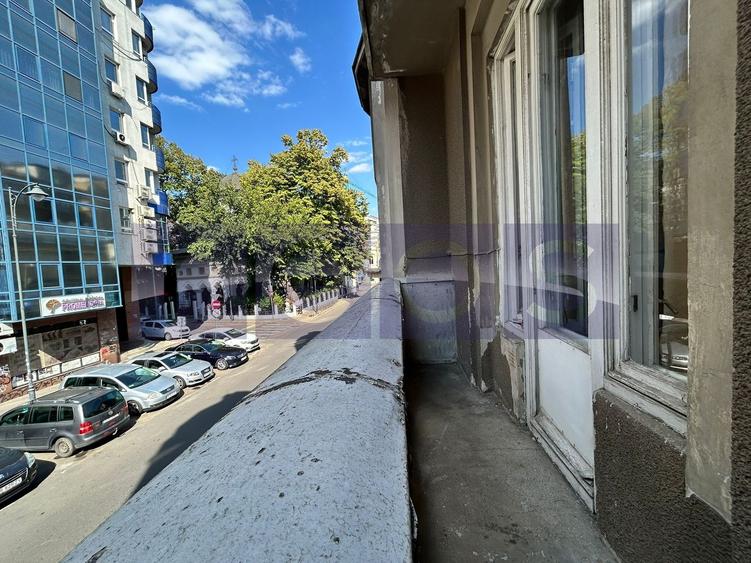 Apartament cu 4 camere circular, mobilat în Universitate