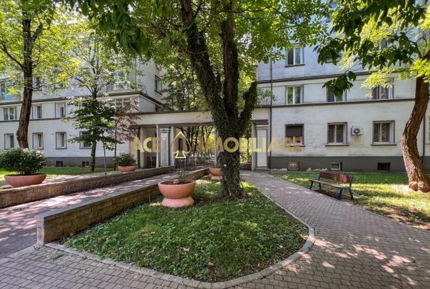 Apartament cu 2 camere decomandat, mobilat în Berceni