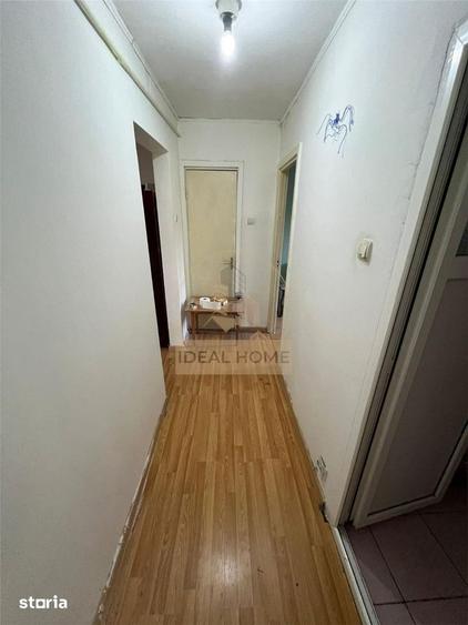 Apartament cu 3 camere decomandat în Podul de Piatră