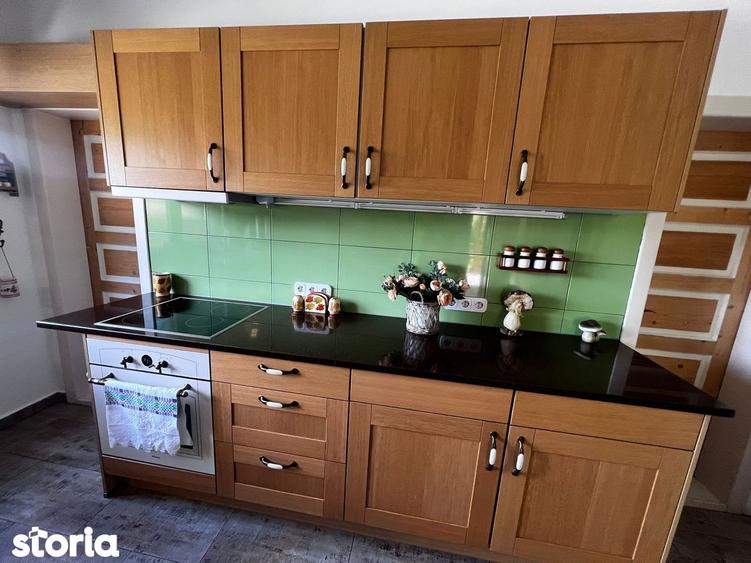 Casă cu 5 camere cu Teren 936 Mp în Central