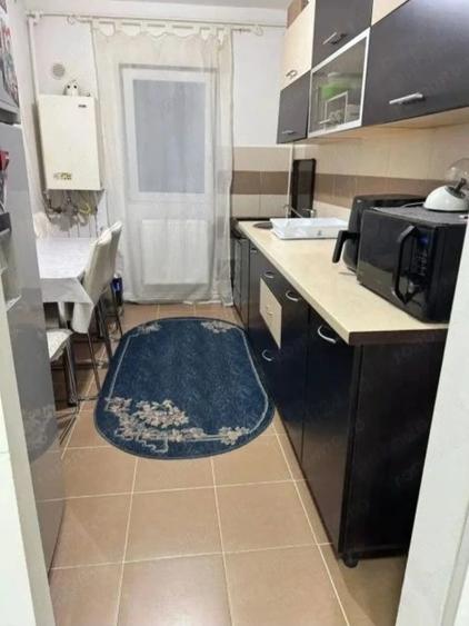 Apartament cu 4 camere decomandat în Lipovei