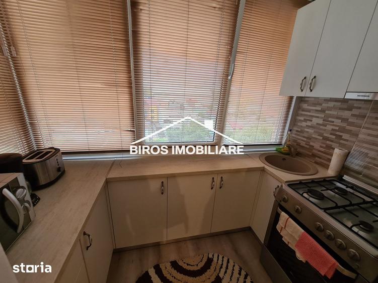Apartament cu 2 camere decomandat în Rovine