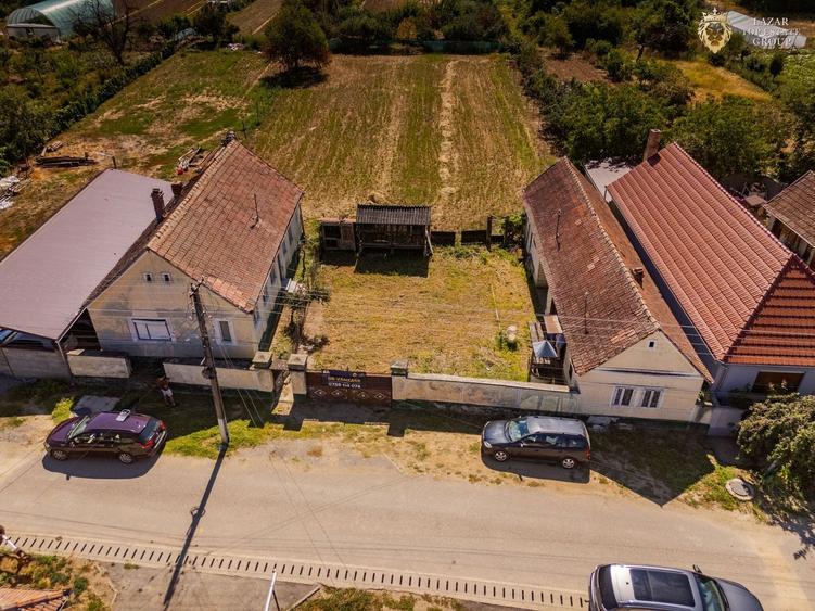 Casă individuală cu 3 camere cu Canalizare în Covăsinț