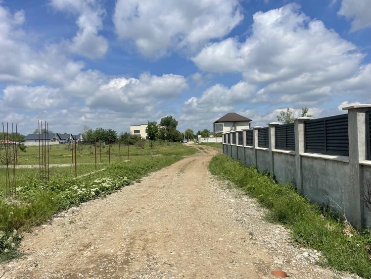 Teren Construcții intravilan de 1500 mp, în Domnești