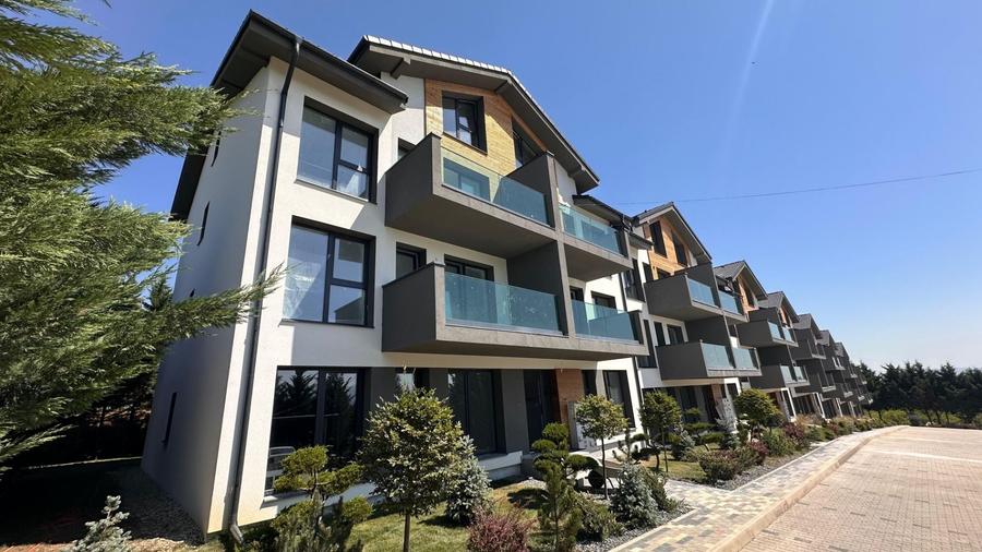 Apartament cu 3 camere în Turnișor