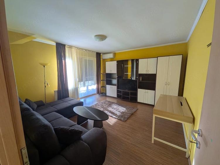 Apartament cu 2 camere semidecomandat în Central