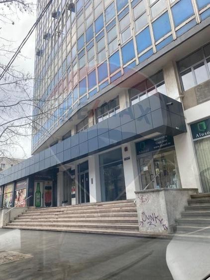 Birou, de 400 mp, în Obor