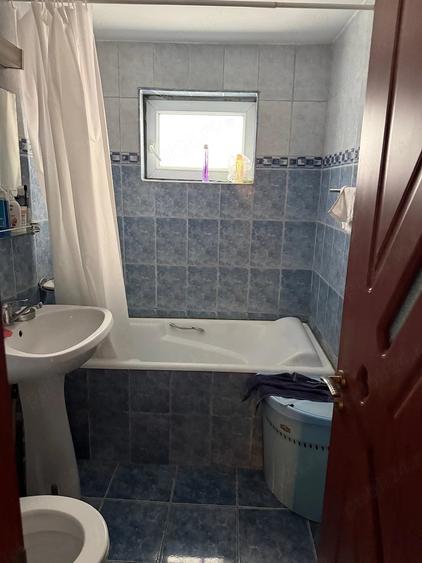 Apartament cu 3 camere decomandat în Casa de Cultură