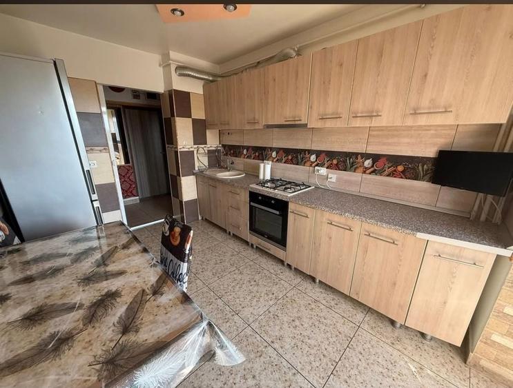 Apartament cu 2 camere decomandat în Republicii