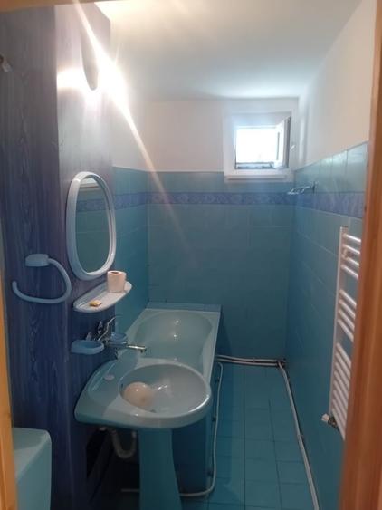 Apartament cu 3 camere decomandat în Calea Romanului
