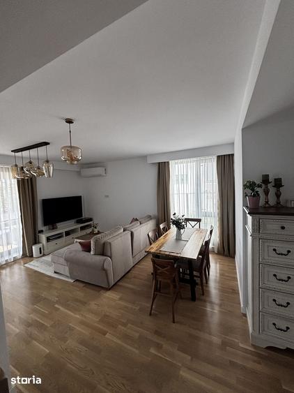 Casă cu 5 camere cu Teren 265 Mp în Mogoșoaia