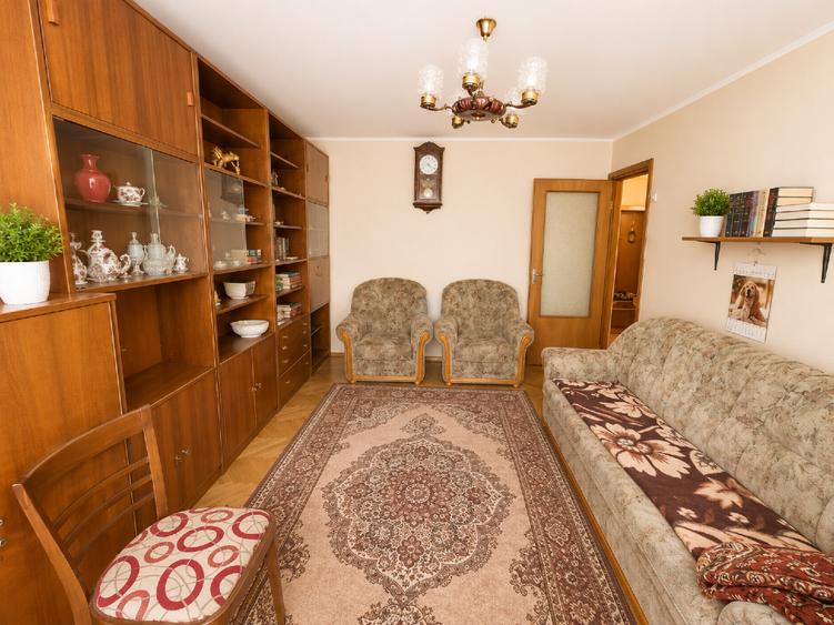 Apartament cu 2 camere decomandat, mobilat în Dacia