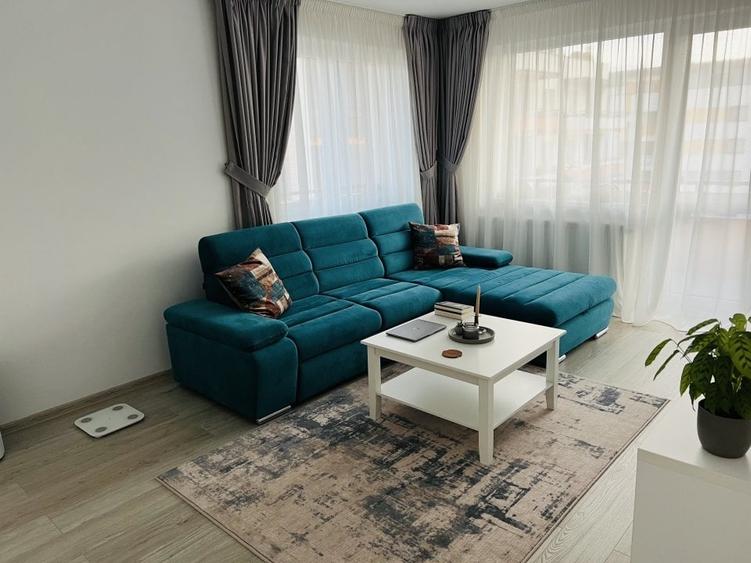 Apartament cu 2 camere decomandat, mobilat în Tractorul