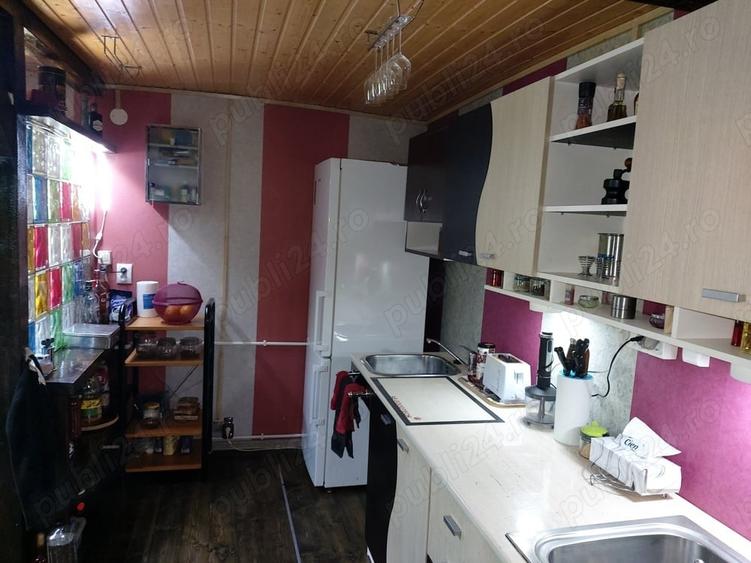 Casă cu 3 camere cu Teren 5400 Mp în Dumbrava