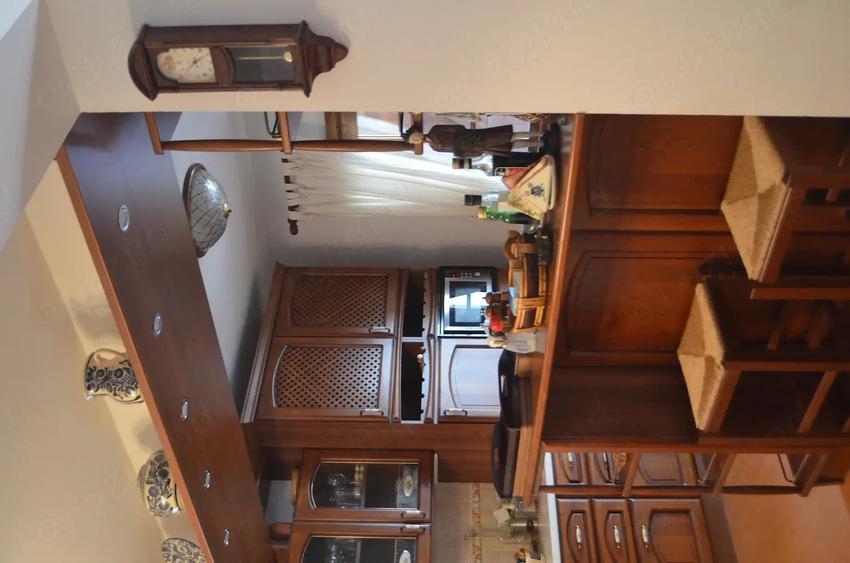 Apartament cu 4 camere decomandat în Cioplea