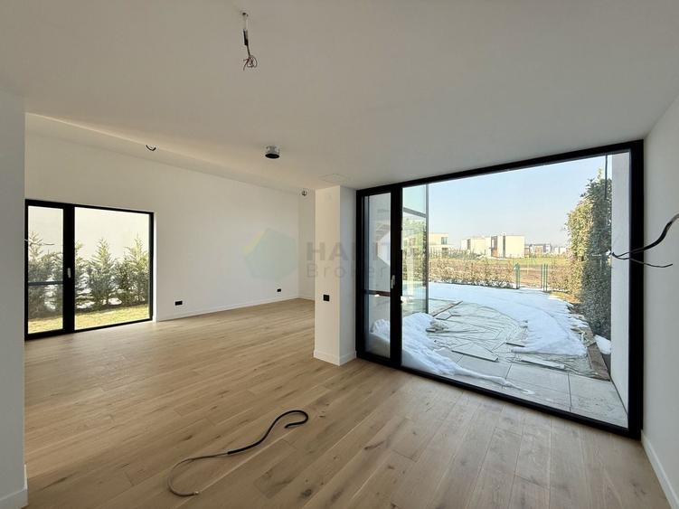 Duplex cu 4 camere cu Canalizare în Tunari