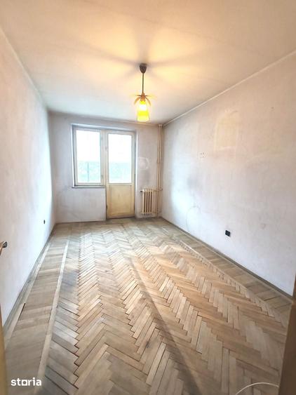 Apartament cu 3 camere decomandat în Negru Vodă