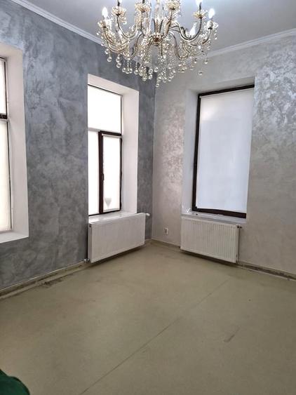 Casă individuală cu 4 camere cu Teren 250 Mp în P-ța Romană