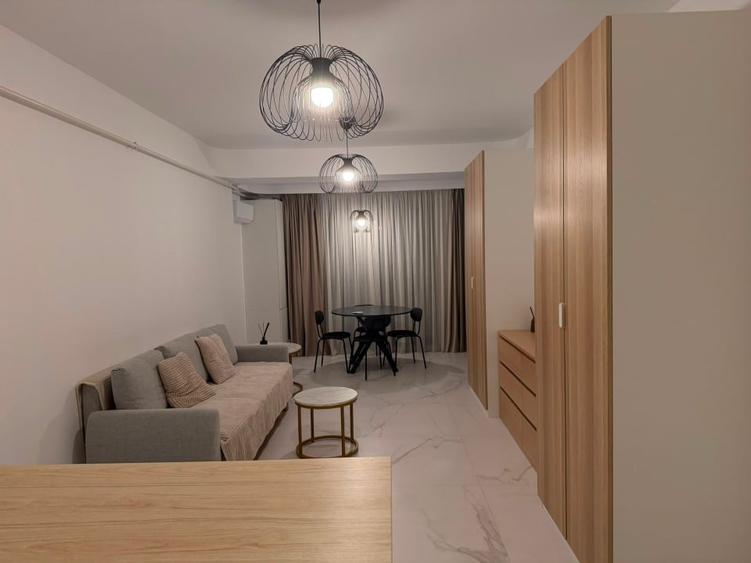Apartament cu 2 camere semidecomandat, mobilat în Politehnica