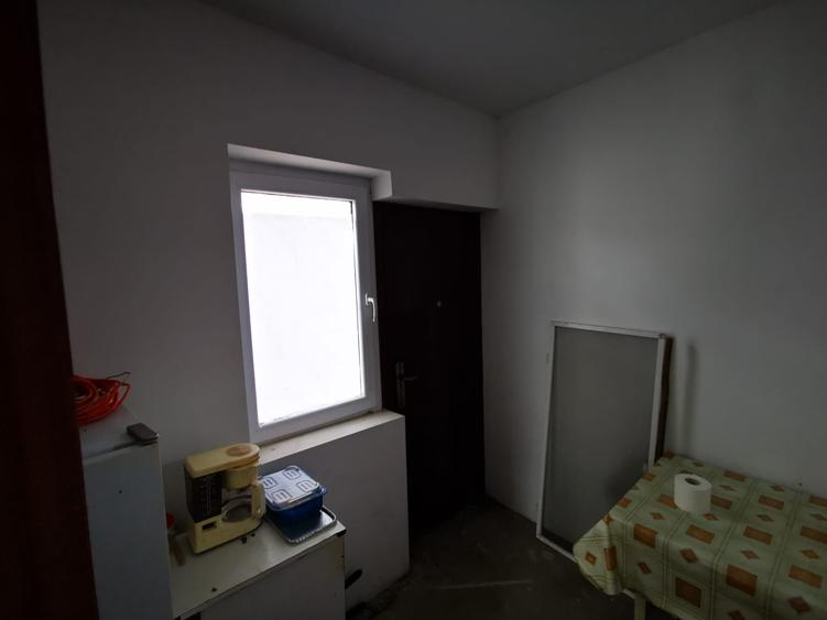 Casă individuală cu 2 camere cu Teren 2500 Mp în Gruiu