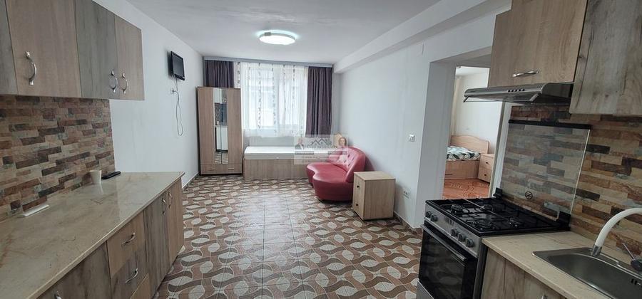 Apartament cu 2 camere semidecomandat, mobilat în Central