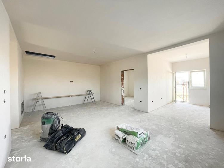 Casă cu 3 camere cu Teren 334 Mp în Berzovia