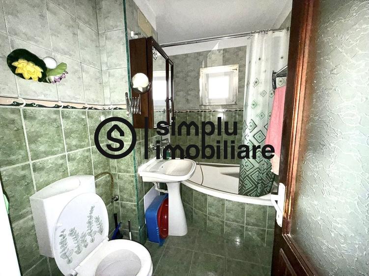 Apartament cu 3 camere decomandat, mobilat în Lăpuș